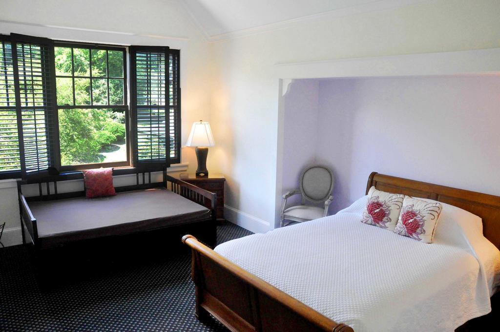 Om Sanctuary Holistic Retreat Asheville Exterior photo